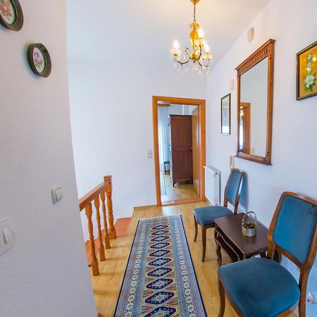 Apartment Ado Mostar Buitenkant foto