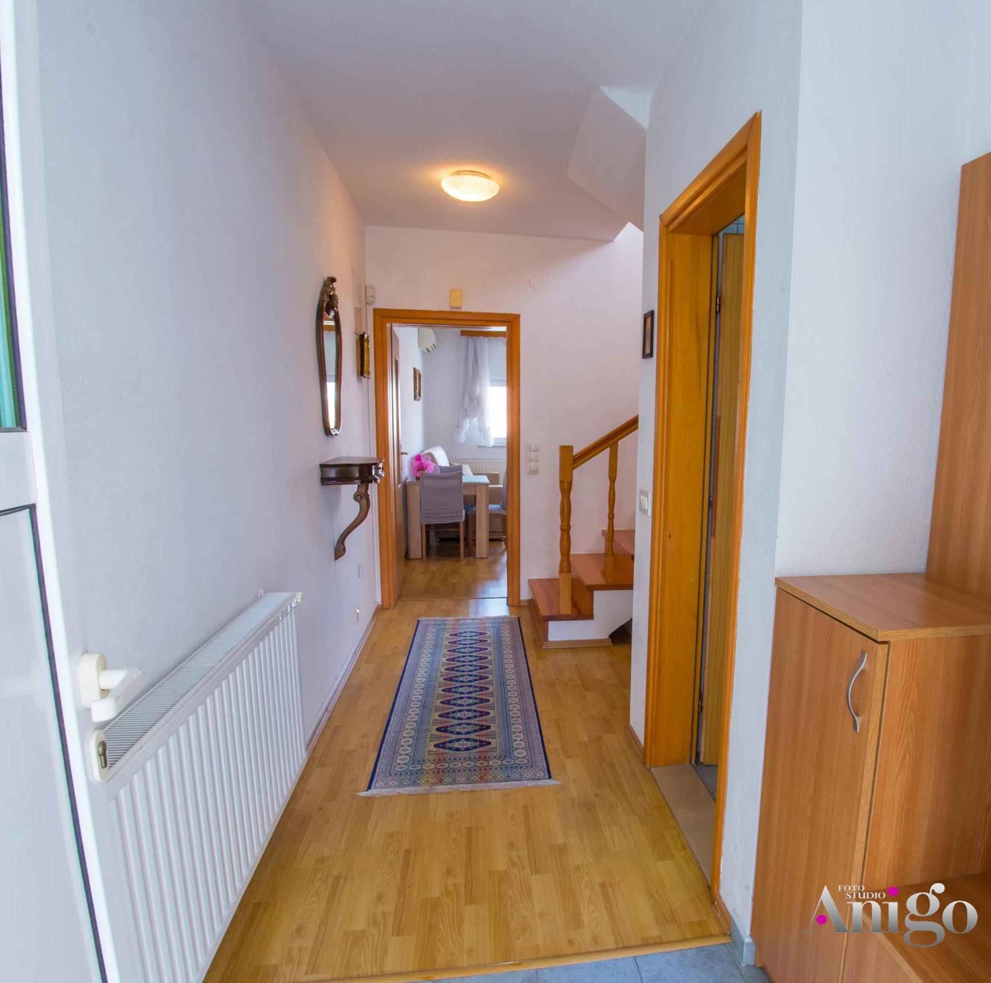 Apartment Ado Mostar Buitenkant foto